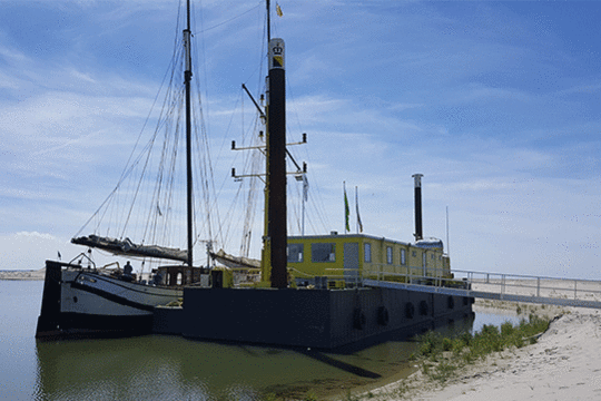 Zeilschip Schuttevaer legt aan