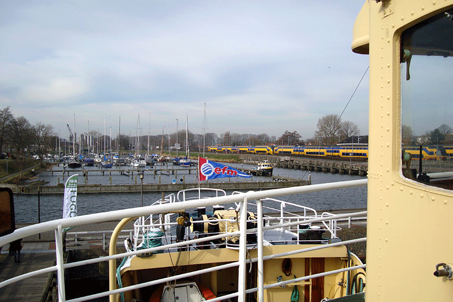 Naast het station, foto Dirk Delsman